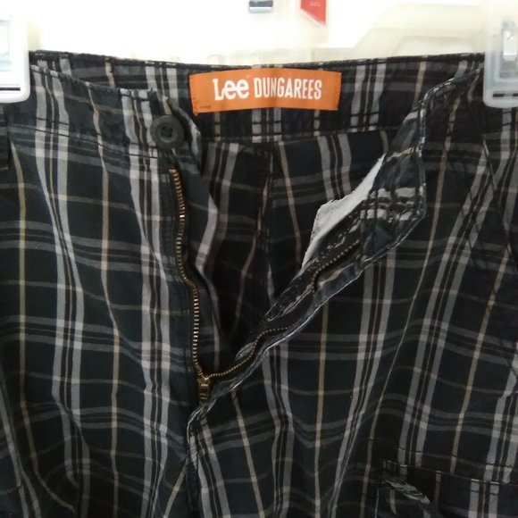Lee Dungarees Plaid Cargo Men's Shorts Color Black/Gray Stripe. Size 34 - Picture 6 of 7